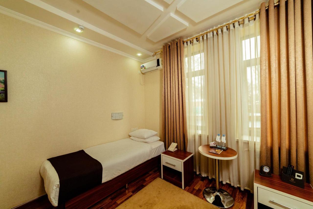 Asmald Palace Hotel Kokand ภายนอก รูปภาพ